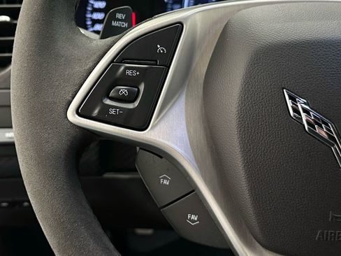 Used 2015 Chevrolet Corvette Z06 w/ Z07 Performance Package image 19