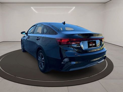 Used 2023 Kia Forte LXS FWD image 6