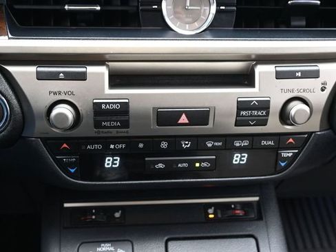 Used 2013 Lexus ES 350 w/ Premium Pkg image 18