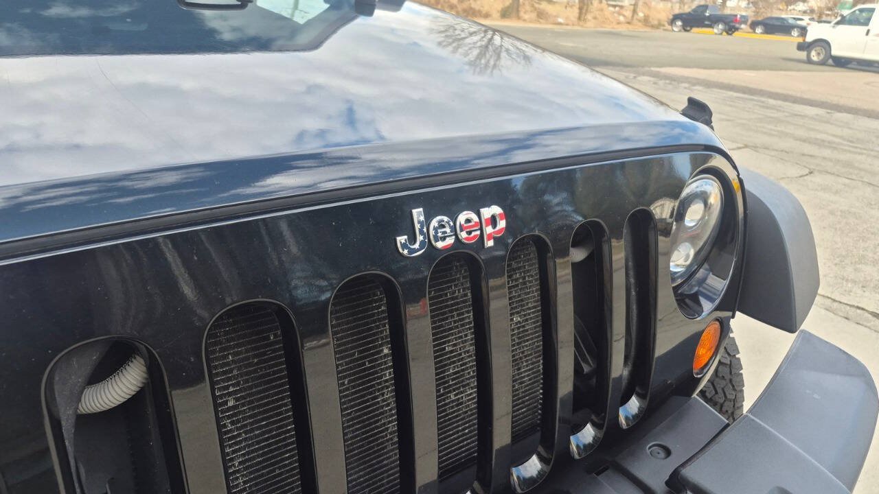 Used 2009 Jeep Wrangler X w/ Black Appearance Group AWD/4WD image 12