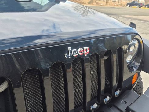 Used 2009 Jeep Wrangler X w/ Black Appearance Group AWD/4WD image 12