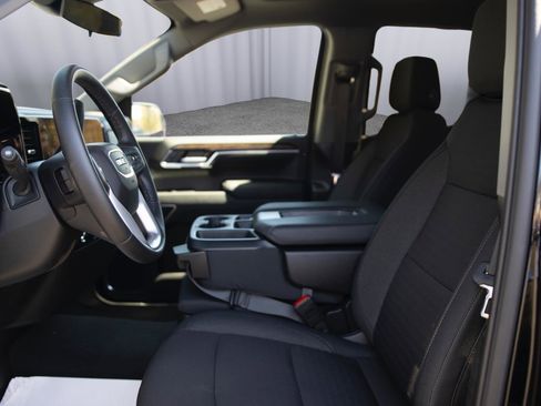 Used 2024 GMC Sierra 1500 Elevation AWD/4WD image 2