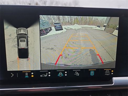 Used 2023 Chevrolet Silverado 1500 High Country w/ Technology Package image 15