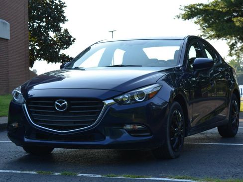 Used 2017 MAZDA MAZDA3 Sport FWD image 2