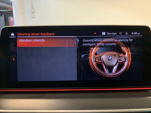 Used 2022 BMW 540i xDrive w/ M Sport Package image 44