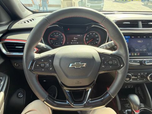 Used 2023 Chevrolet TrailBlazer RS w/ Sun and Liftgate Package AWD/4WD image 12
