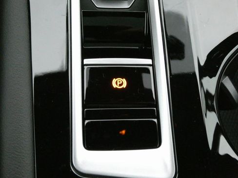 New 2026 Volkswagen Atlas Cross Sport SE image 15