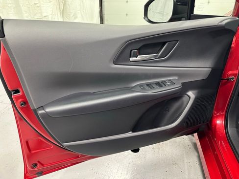 Used 2025 Toyota Prius XLE image 8