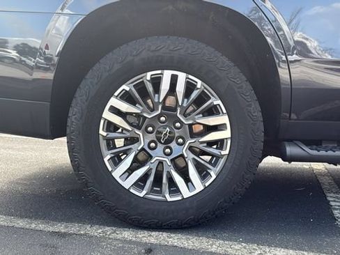 Used 2025 Chevrolet Tahoe Z71 AWD/4WD image 9