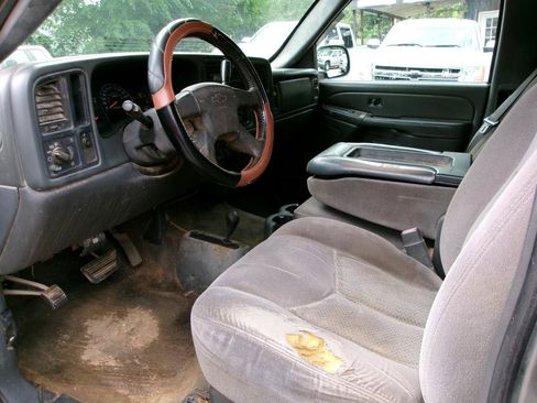 Used 2006 Chevrolet Silverado 1500 LT w/ Light Duty Power Package AWD/4WD image 11