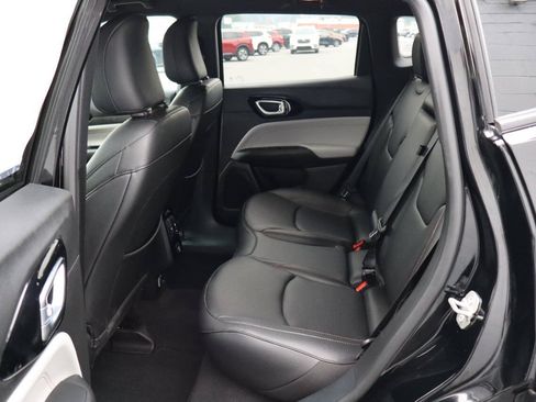 Used 2024 Jeep Compass Limited AWD/4WD image 5