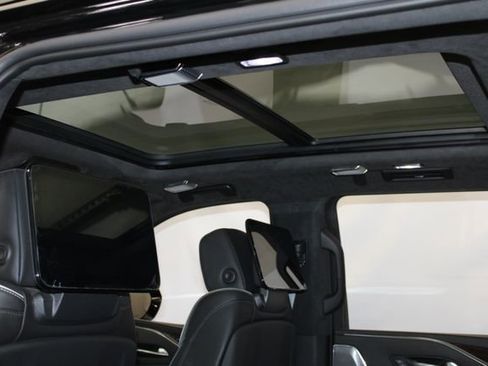 Certified 2022 Cadillac Escalade ESV Sport Platinum w/ LPO, ONYX Package AWD/4WD image 10
