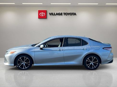 Certified 2020 Toyota Camry XLE FWD image 2