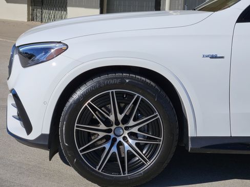 Certified 2025 Mercedes-Benz GLC 43 AMG 4MATIC image 11