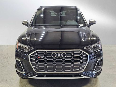 Used 2023 Audi SQ5 Premium w/ Convenience Package image 2