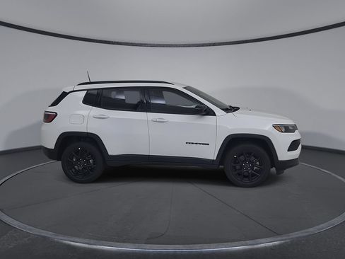 New 2026 Jeep Compass Latitude AWD/4WD image 17