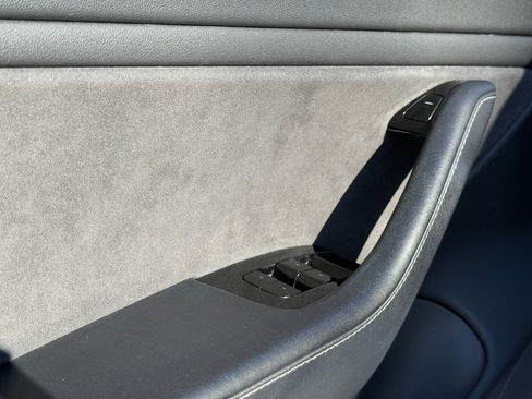 Used 2018 Tesla Model 3 Long Range image 22