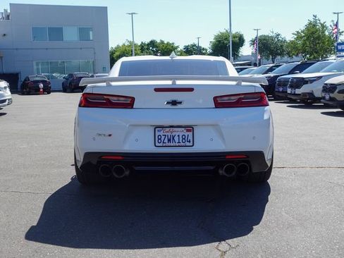 Used 2018 Chevrolet Camaro ZL1 RWD image 7