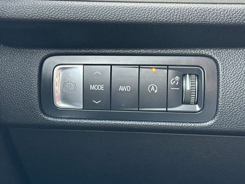 Certified 2024 Chevrolet Traverse LT AWD/4WD image 36