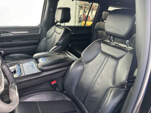 Used 2022 Jeep Wagoneer Series III w/ Convenience Group I image 10