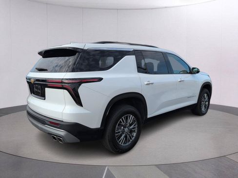 Used 2025 Chevrolet Traverse LT AWD/4WD image 5