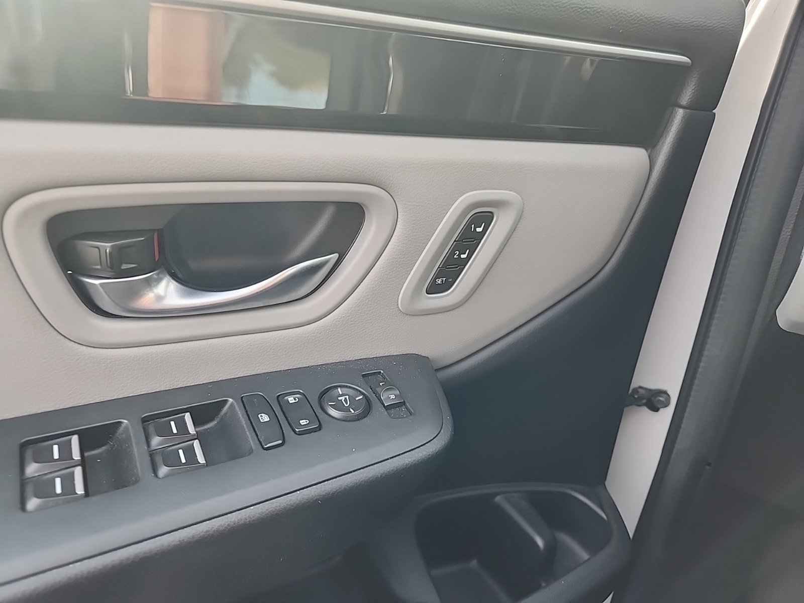Used 2024 Honda Pilot Touring image 14