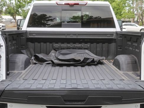 Used 2022 GMC Sierra 2500 Denali w/ Denali Ultimate Package AWD/4WD image 23