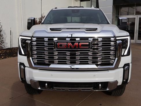 New 2026 GMC Sierra 3500 Denali w/ Denali Reserve Package image 6