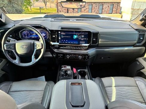 Used 2022 Chevrolet Silverado 1500 ZR2 w/ Technology Package image 16