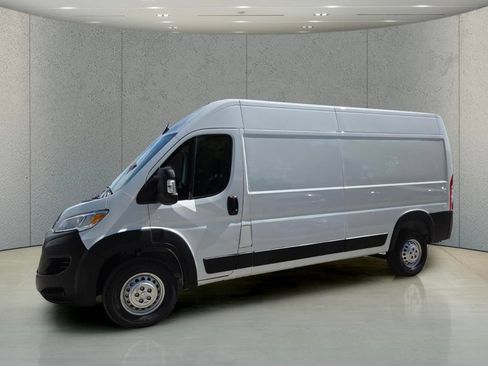 Used 2024 RAM ProMaster 2500 w/ Convenience Group FWD image 10