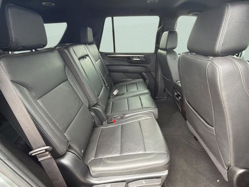 Used 2025 Chevrolet Tahoe LT RWD image 13