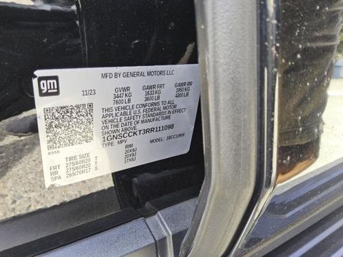 Used 2024 Chevrolet Suburban LT RWD image 27