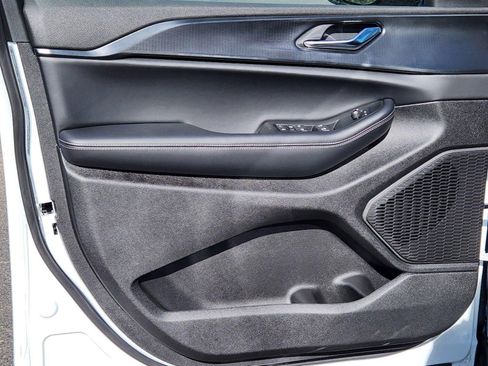 New 2025 Jeep Grand Cherokee L Altitude image 11