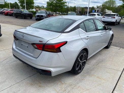 Used 2024 Nissan Altima 2.5 SR FWD image 3