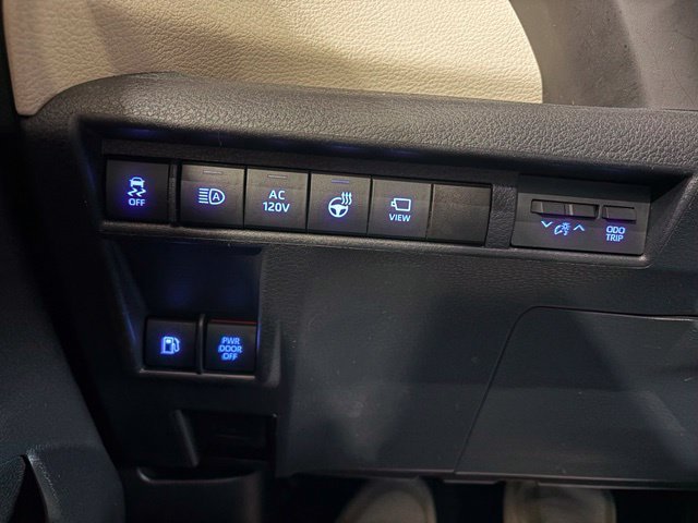 Used 2021 Toyota Sienna Platinum FWD image 18
