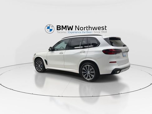 New 2026 BMW X5 xDrive40i w/ M Sport Package AWD/4WD image 12