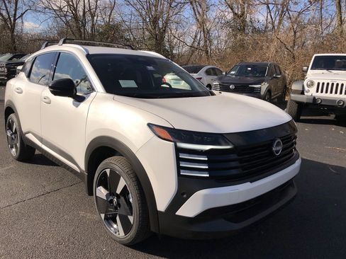 New 2026 Nissan Kicks SR w/ Cold Weather Package image 15