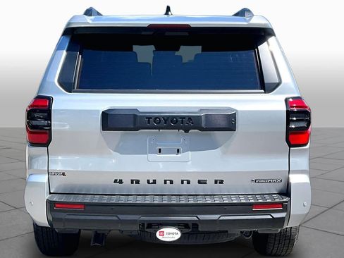 Certified 2026 Toyota 4Runner TRD Off-Road Premium AWD/4WD image 5