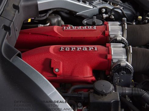 Used 2019 Ferrari Portofino image 31