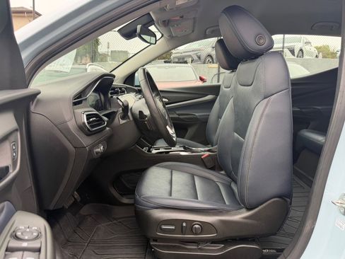 Used 2023 Chevrolet Bolt EUV LT w/ Convenience Package FWD image 10