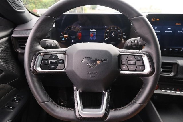 Used 2025 Ford Mustang Coupe RWD image 10