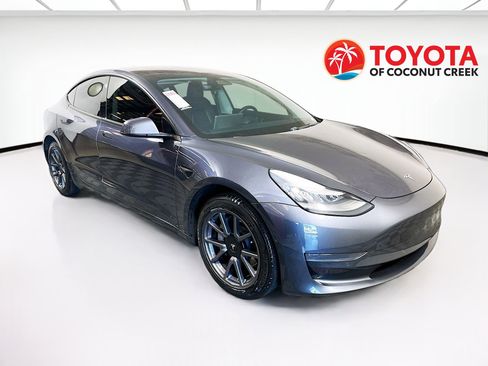 Used 2020 Tesla Model 3 Standard Range Plus RWD image 1