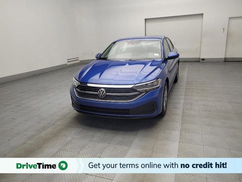 Used 2024 Volkswagen Jetta SE image 1