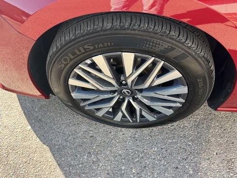 Used 2025 Nissan Altima 2.5 SV FWD image 23
