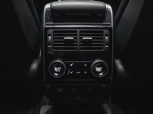 Used 2020 Land Rover Range Rover Sport SVR image 42