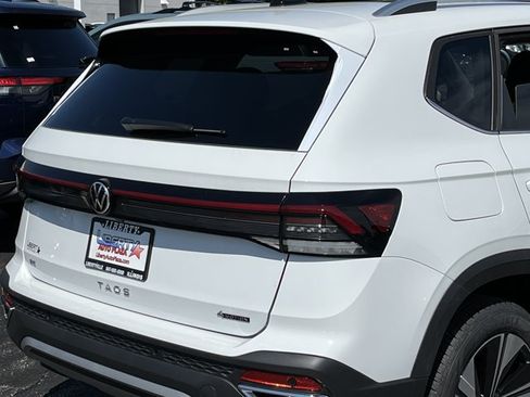 New 2026 Volkswagen Taos SE AWD/4WD image 8