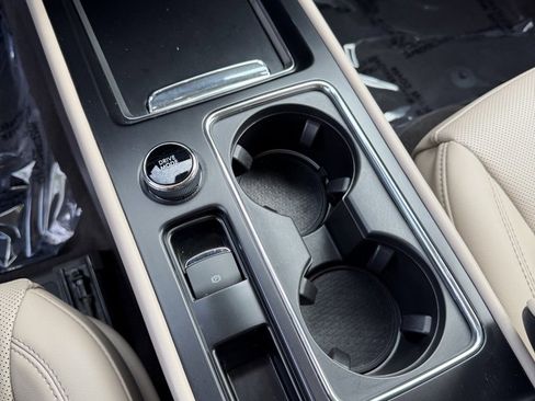 Used 2024 Lincoln Corsair Premiere w/ Equipment Group 102A image 14