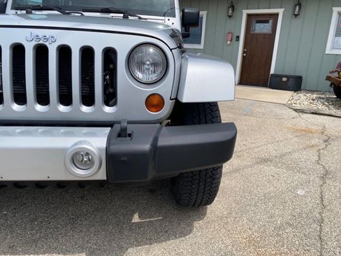 Used 2012 Jeep Wrangler Unlimited Sahara w/ Dual Top Group AWD/4WD image 51
