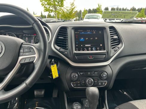 Used 2014 Jeep Cherokee Latitude w/ Trailer Tow Group AWD/4WD image 23