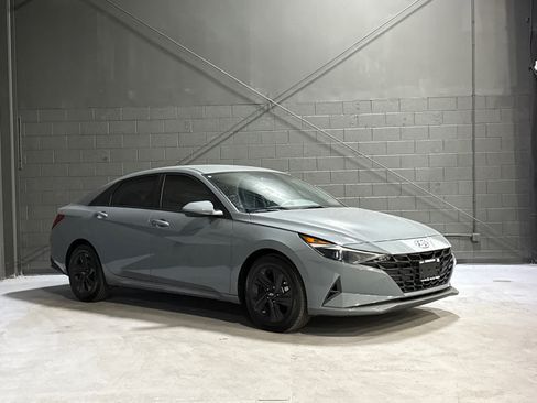 Used 2023 Hyundai Elantra SEL w/ Cargo Package FWD image 1
